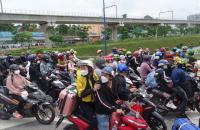Không để người dân tự ý về quê