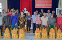 Bảo hiểm xã hội tỉnh Cà Mau mang Tết ấm đến với người nghèo – Xuân Quý Mão 2023