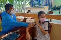Đầm Dơi: tiêm vắc xin phòng COVID-19 mũi 1 cho trẻ từ 12 - 17 tuổi đạt 100%