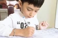 Cà Mau: Học sinh lớp 1 - 7 học trực tuyến, giáo viên vẫn đến lớp dạy 