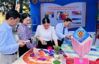 Sở Tư pháp phổ biến, giới thiệu sách pháp luật tại Ngày sách và văn hóa đọc tỉnh Cà Mau năm 2024