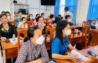 Bồi dưỡng kiến thức pháp luật cho người dân trên địa bàn xã Hàng Vịnh, huyện Năm Căn